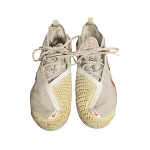 Nike React Vapor NXT HC white & Lobster Tennis Shoes size 6.5 ladies